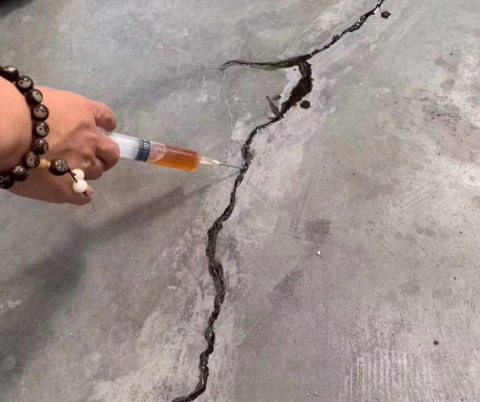 槐荫混凝土裂缝修补技术详解​