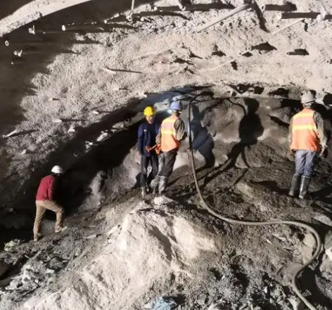 槐荫拱顶带模注浆料的施工流程及注意事项